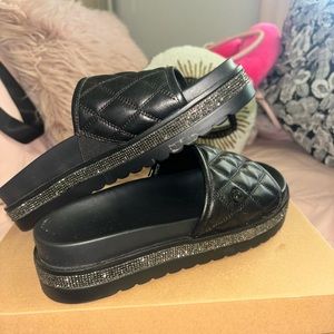 Carecía platform sandals